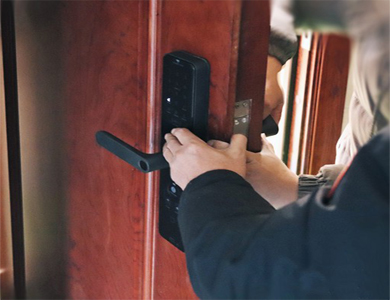 苏尼特右24小时上门开锁公司